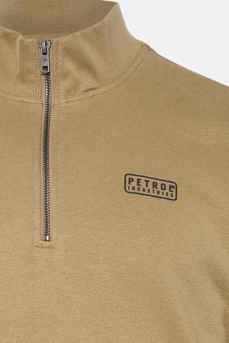 Beige sweater met ronde hals van Petrol Industries, met een korte rits en logo op de borst.