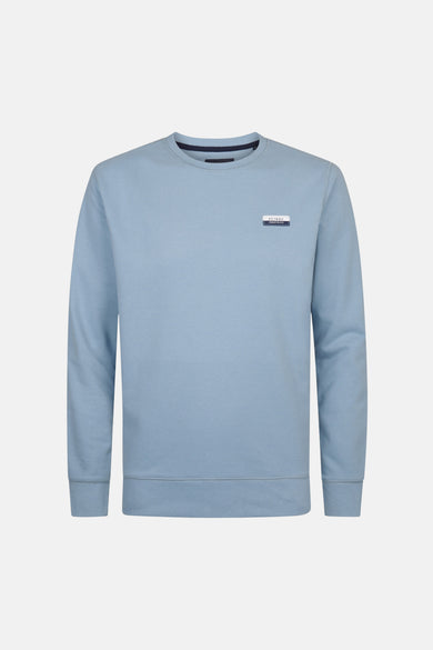 Blauw sweatshirt met ronde hals van Petrol Industries, met een klein logo op de borst.