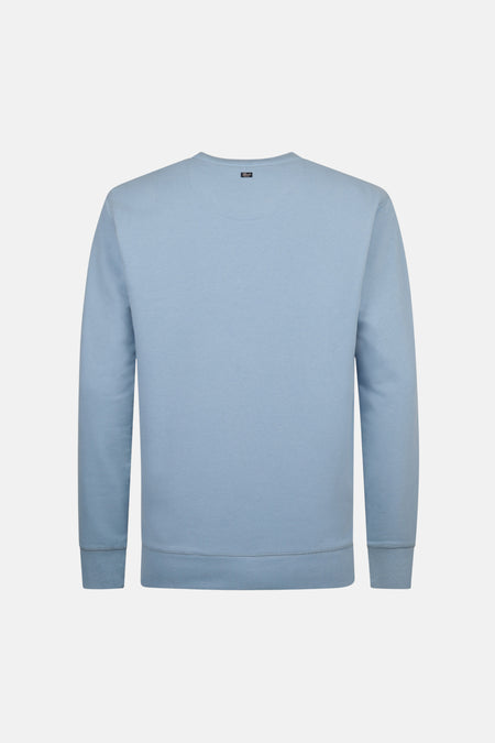 Blauw sweater met ronde hals van Petrol Industries, achteraanzicht met kleine merklabel in de nek.
