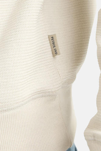 Ecru sweater met ronde hals van Petrol Industries, met een fijne wafeltextuur en merklabel.