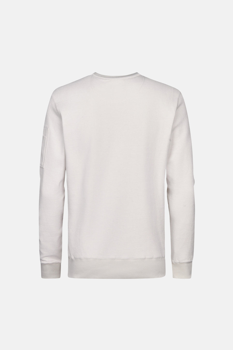 Ecru sweater met ronde hals van Petrol Industries, met een fijn geweven textuur en een opgestikte zak op de mouw.