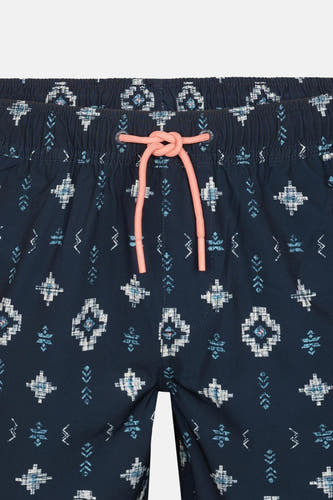 Blauwe zwemshort van Petrol Industries® met etnische print en roze trekkoord.