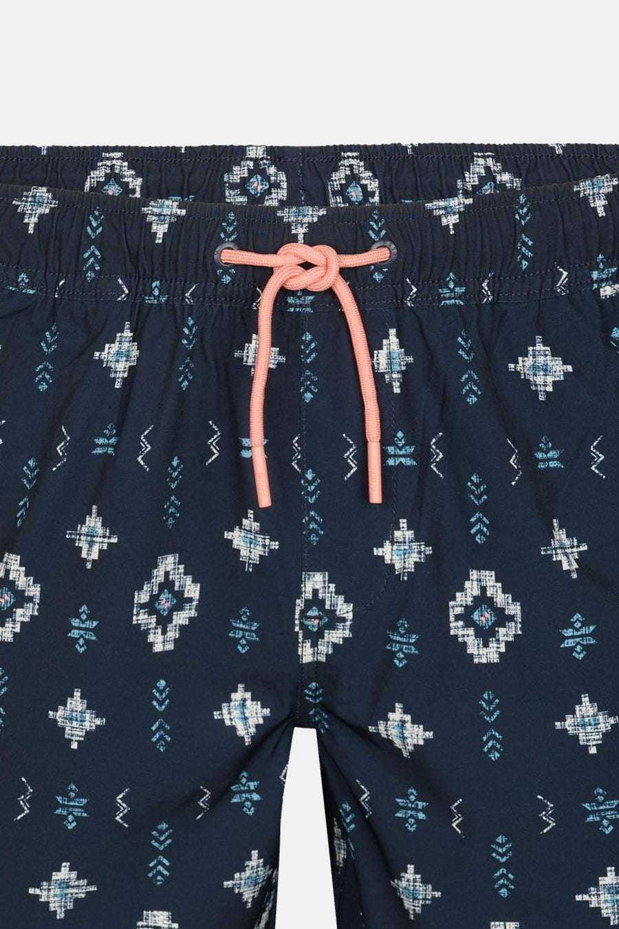 Blauwe zwemshort van Petrol Industries® met etnische print en roze trekkoord.