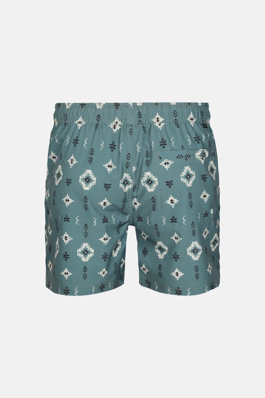 Groene zwemshort van Petrol Industries met een geometrisch patroon en een achterzak.

