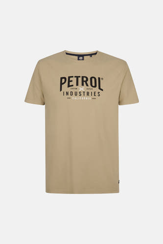 Beige T-shirt met korte mouwen van Petrol Industries, met zwarte tekstprint op de voorkant.