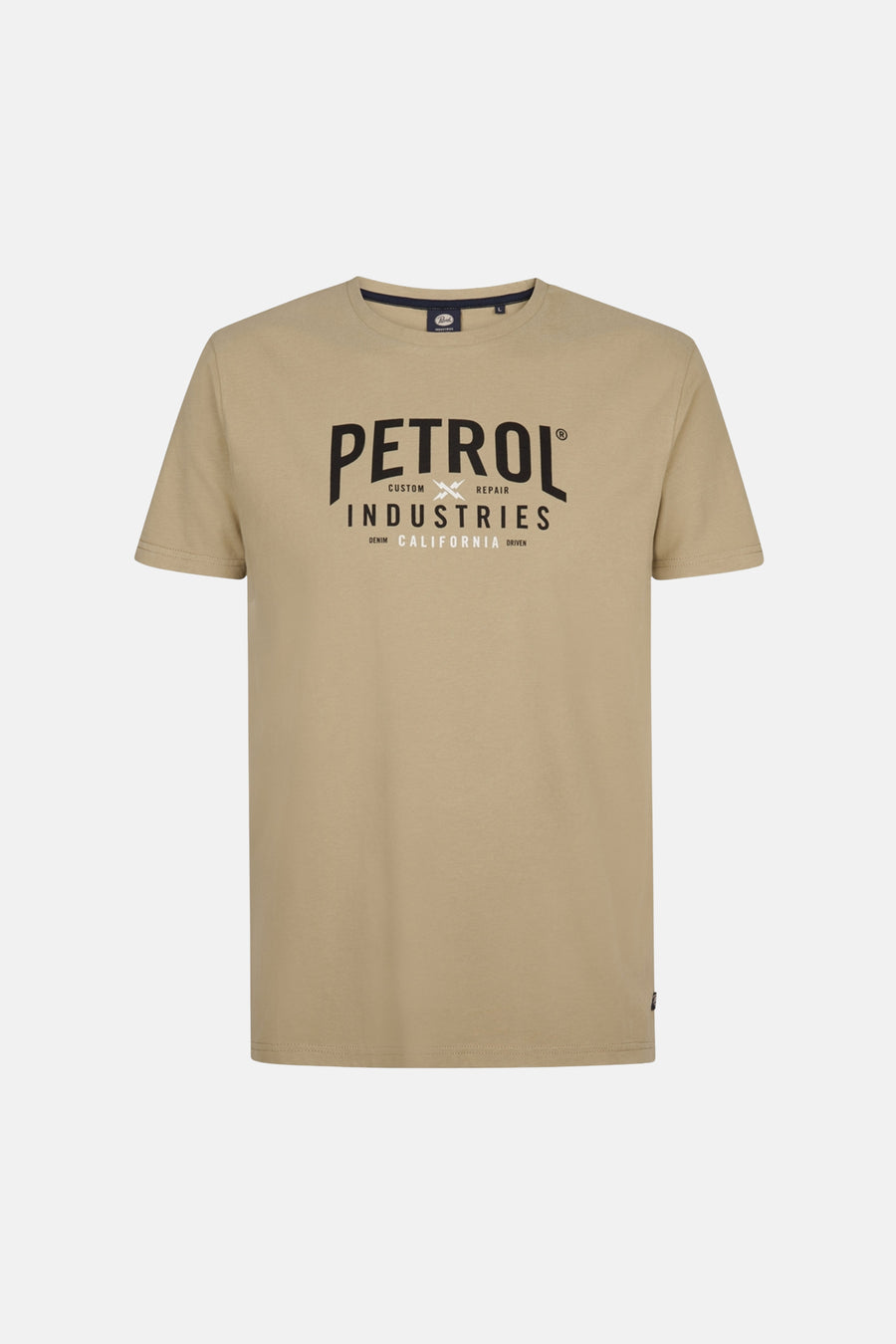 Beige T-shirt met korte mouwen van Petrol Industries, met zwarte tekstprint op de voorkant.