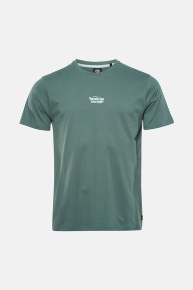 T-shirt vert à manches courtes de Petrol Industries, avec un petit imprimé sur la poitrine.