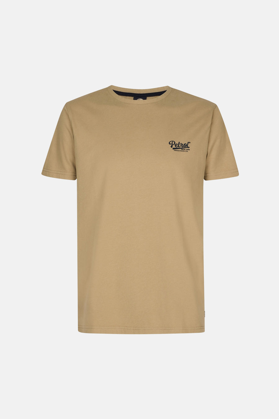 T-shirt beige à manches courtes de Petrol Industries, avec un logo sur la poitrine.