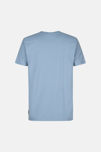 T-shirt bleu à manches courtes de Petrol Industries, tissu uni avec un petit étiquette sur le côté.
