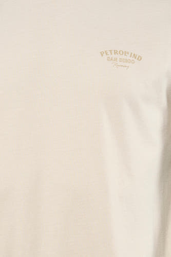 Ecru T-shirt met korte mouwen van Petrol Industries®, met klein logo opschrift.