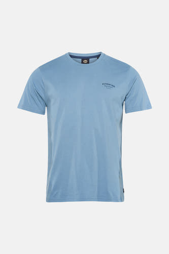 Blauw T-shirt van Petrol Industries, met korte mouwen en een kleine print op de borst.
