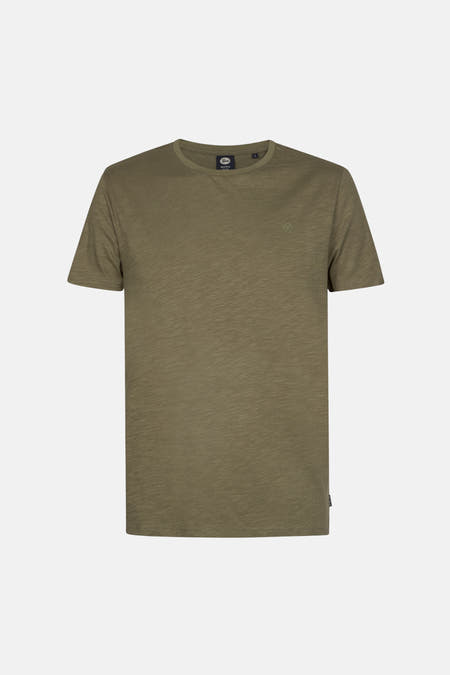Groen T-shirt met korte mouwen van Petrol Industries, met klein logo op de borst.