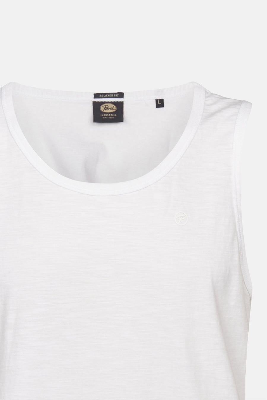 Witte singlet in relaxed fit van Petrol Industries, met rond hals, gemêleerde textuur en subtiel borstlogo.