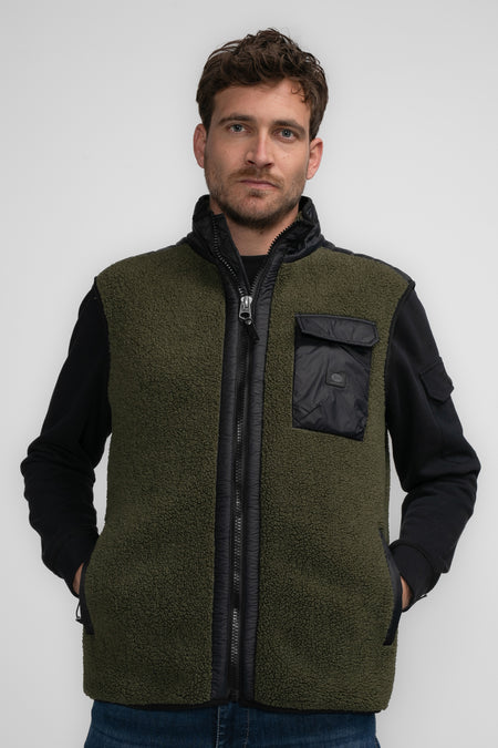 Gilet vert de Petrol Industries Industries avecres no no et et et et fer la.