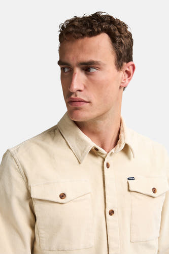 Beige overhemd met lange mouwen van Petrol Industries, in corduroy textuur met bruine knopen en borstzakken.