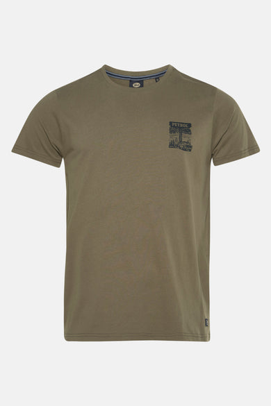 T-shirt coloré à manches courtes de Petrol Industries, avec une petite impression sur la poitrine.