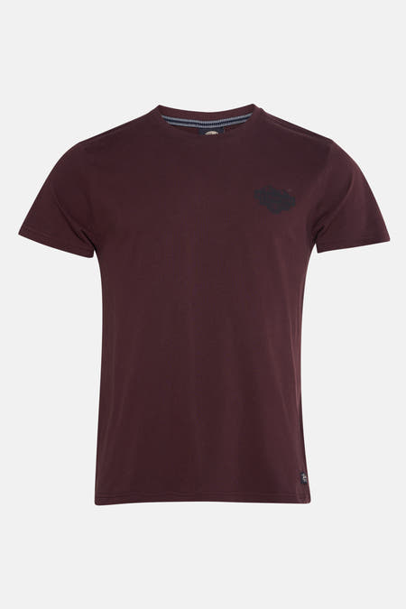 Bordeaux t-shirt met korte mouwen van Petrol Industries, met klein logo op de borst en effen ontwerp.