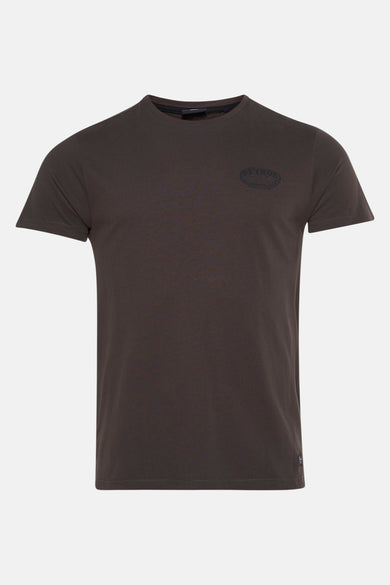 T-shirt gris à manches courtes de Petrol Industries, avec logo foncé sur la poitrine.