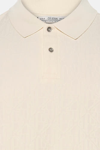 Bruine polo van Guess met een subtiel geometrisch patroon en zilverkleurige knopen.