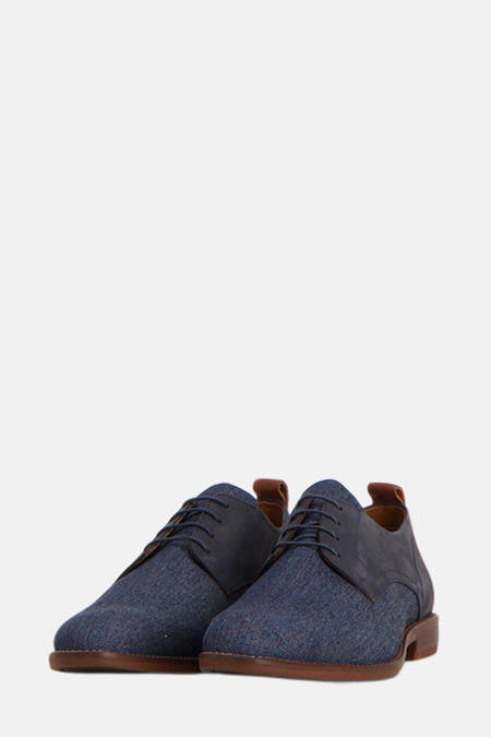 Bottines bleues de Le Fabuleux Marcel de Bruxelles, avec des lacets et une combinaison de cuir et de tissu.