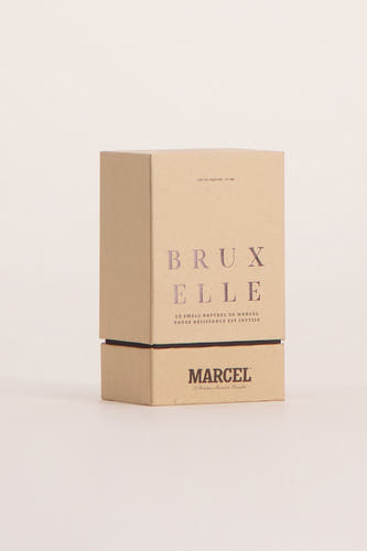 Multicolor parfum van Le Fabuleux Marcel de Bruxelles, verpakt in een kartonnen doos.