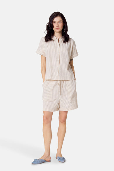 Beige hemd met korte mouwen van Le Fabuleux Marcel de Bruxelles, gestreept met een knoopsluiting.