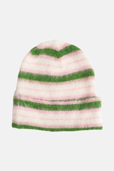 Chapeaux multicolores de Le Fabuleux Marcel de Bruxelles, avec des rayures vertes et roses.