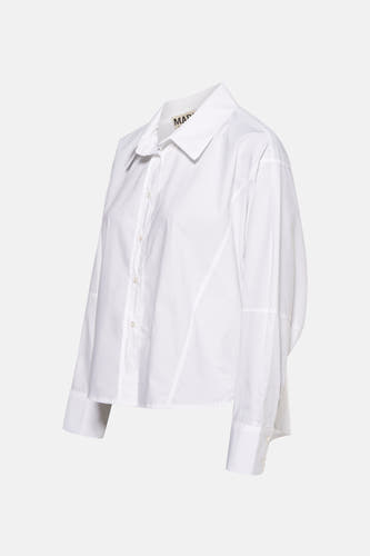 Chemise blanche à manches longues de Le Fabuleux Marcel de Bruxelles, avec collet et fermeture à boutons.