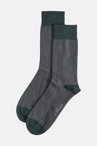 Chaussettes vertes de Le Fabuleux Marcel de Bruxelles, avec des rayures horizontales grises et un bord lisse.