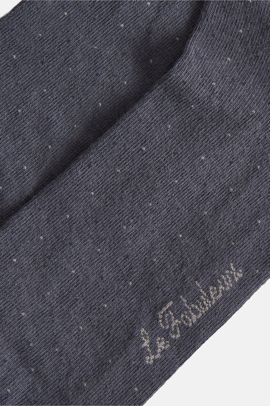 Chaussettes grises de Le Fabuleux Marcel de Bruxelles, avec un fin motif à points.