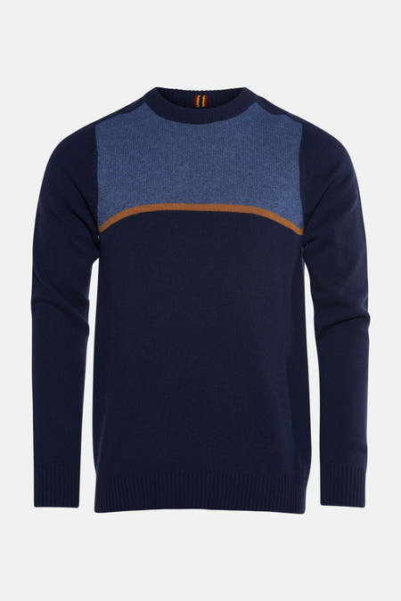 Blauwe trui met ronde hals van Le Fabuleux Marcel de Bruxelles, met een baan van een lichtere kleur blauw.