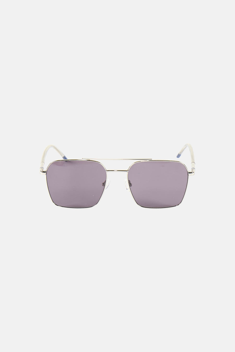 Blauwe zonnebril van Le Fabuleux Marcel de Bruxelles met een zilverkleurig montuur op een witte achtergrond.
