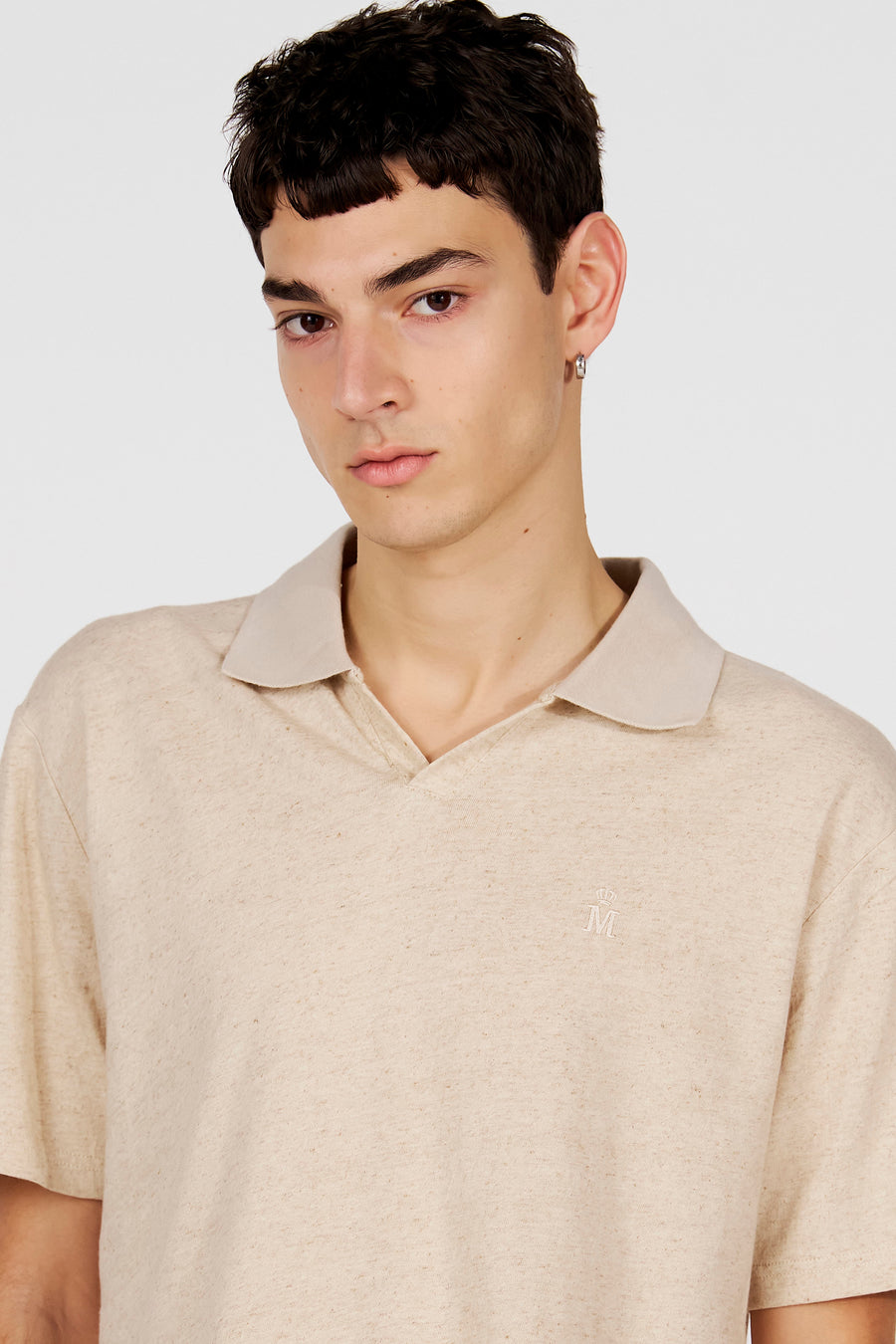 Polo grise de Le Fabuleux Marcel de Bruxelles, à manches courtes et petit logo brodé.