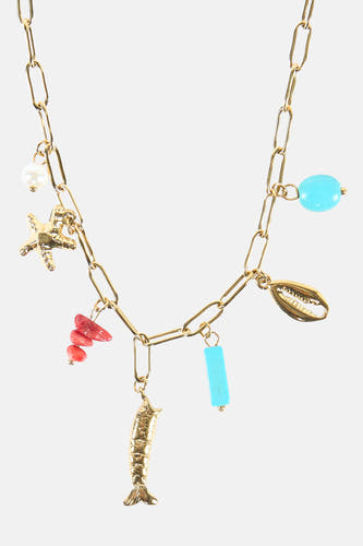 Collier court multicolore de Le Fabuleux Marcel de Bruxelles avec maillons dorés et breloques de diverses couleurs et formes.