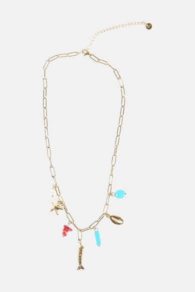 Collier court et multicolore de Le Fabuleux Marcel de Bruxelles, avec des breloques en forme d'hippocampe, de coquillage et des perles.