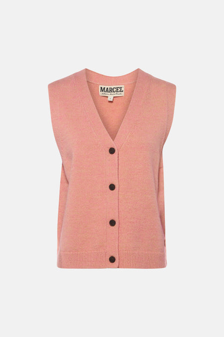 Gilet en tricot rose de Le Fabuleux Marcel de Bruxelles avec col en V et cinq boutons marron sur le devant.