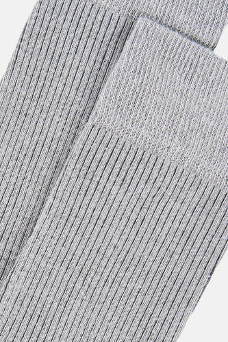 Grijze ribbelsokken van Le Fabuleux Marcel de Bruxelles, fijngebreid met elastische boord, close-up detail
