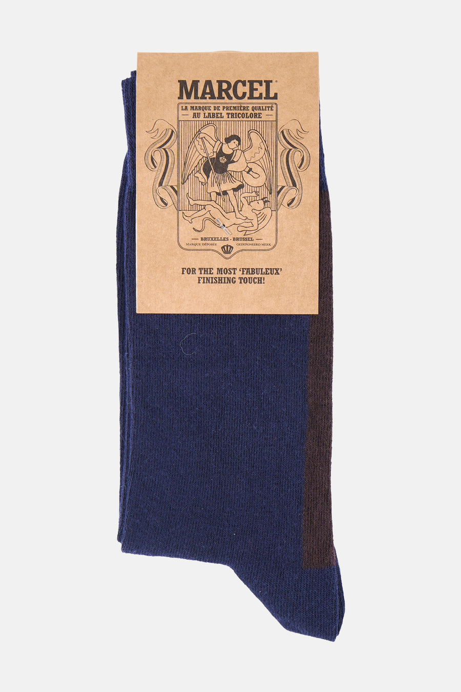 Donkerblauwe sokken van Le Fabuleux Marcel de Bruxelles met bruine zijkant en kraftpapier label met vintage ontwerp
