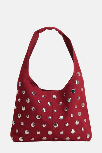 Rode schoudertas van My Jewellery Bags, gedecoreerd met zilverkleurige studs.
