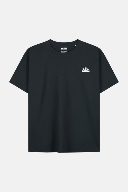 Zwart korte mouwen T-shirt van BASELAB met wit logo op borst, voorzijde weergave