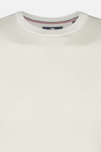 Sweat-shirt écru avec col rond de Petrol Industries®, tricoté en fil droit.