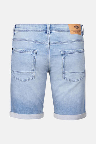 Lichtblauwe denim jeansshort van Petrol Industries, met achterzakken en omgeslagen pijpen.