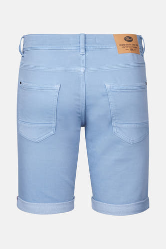 Blauw shorts van Petrol Industries®, met achterzakken en opgerolde pijpen.