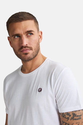 T-shirt blanc à manches courtes de Petrol Industries, avec un col rond et un petit logo.