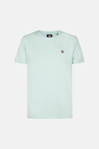 Groen T-shirt van Petrol Industries, met een klein logo op de borst.