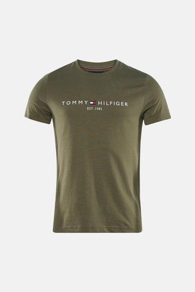 Groen T-shirt met korte mouwen van Tommy Hilfiger, met een wit logo op de borst.