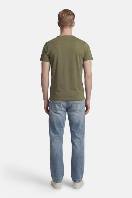 Groen T-shirt met korte mouwen van Tommy Hilfiger, gezien van achteren, met een subtiel patroon.