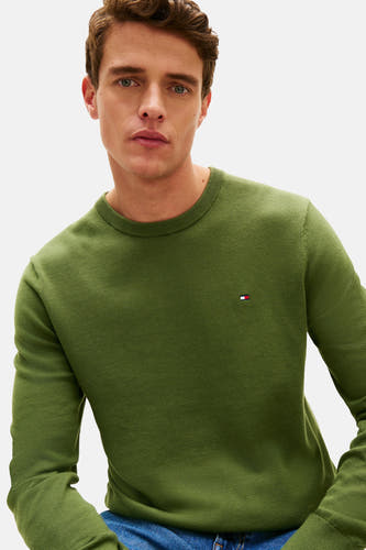 Groene trui met ronde hals van Tommy Hilfiger, met een klein geborduurd logo op de borst.