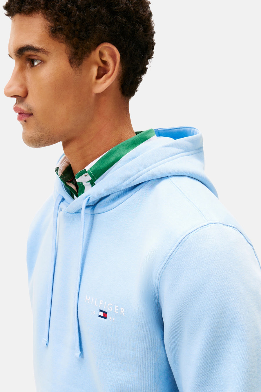 Blauw sweatshirt met kap van Tommy Hilfiger, met een tweede kraag en trekkoorden.