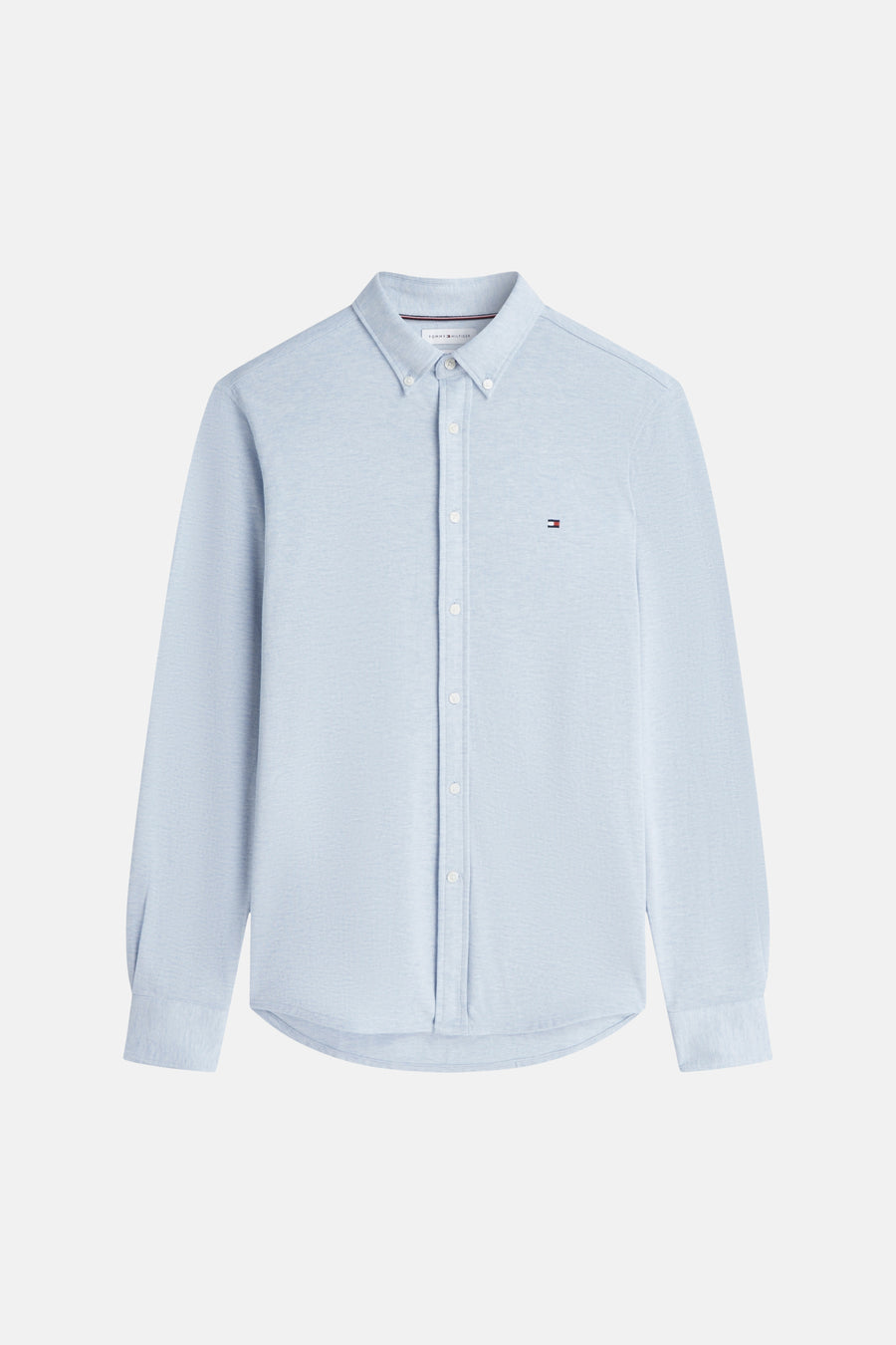 Lichtblauw overhemd met lange mouwen van TOMMY HILFIGER, voorzien van klein logo op borst, knoopsluiting en gestreept binnenkant aan kraag, front view